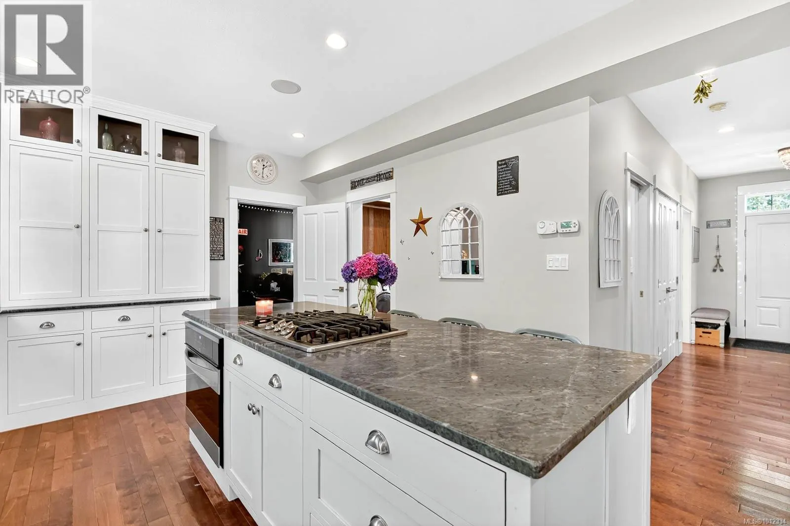 4455 Elizabeth St