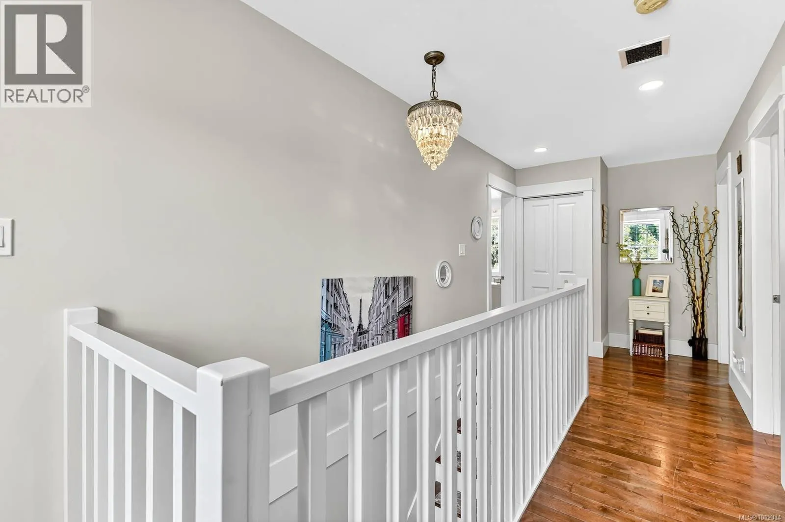 4455 Elizabeth St