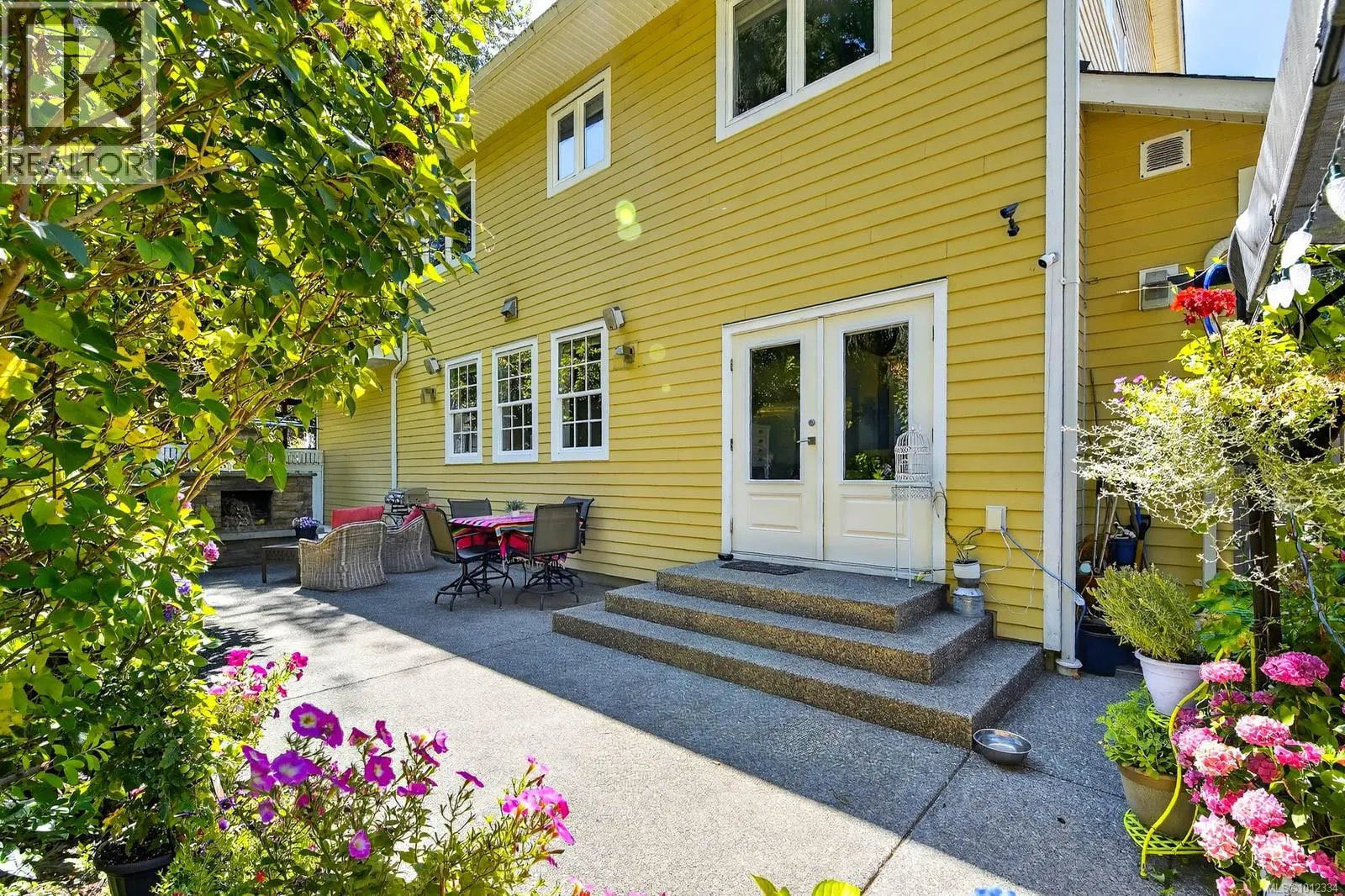 4455 Elizabeth St