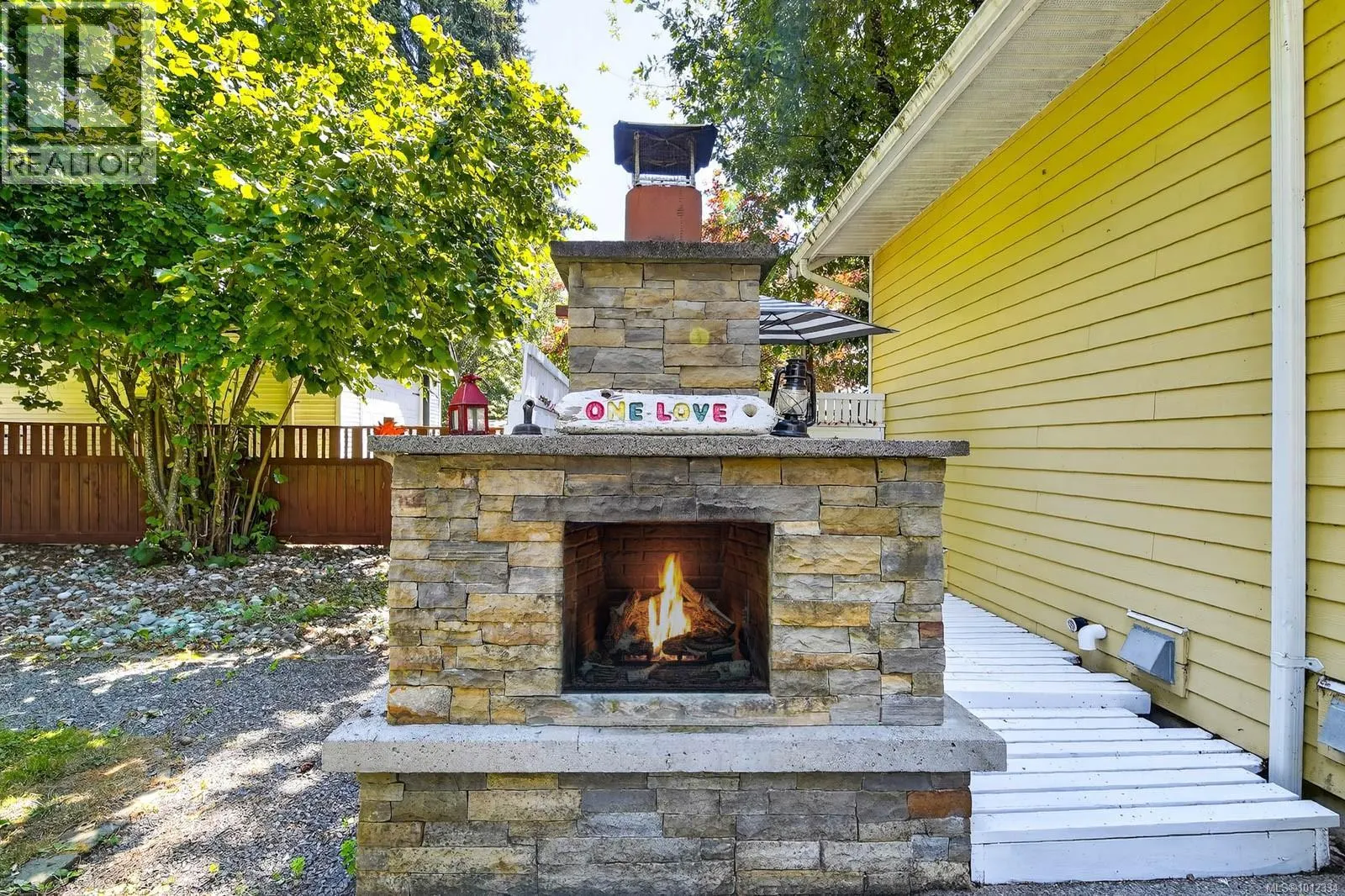 4455 Elizabeth St