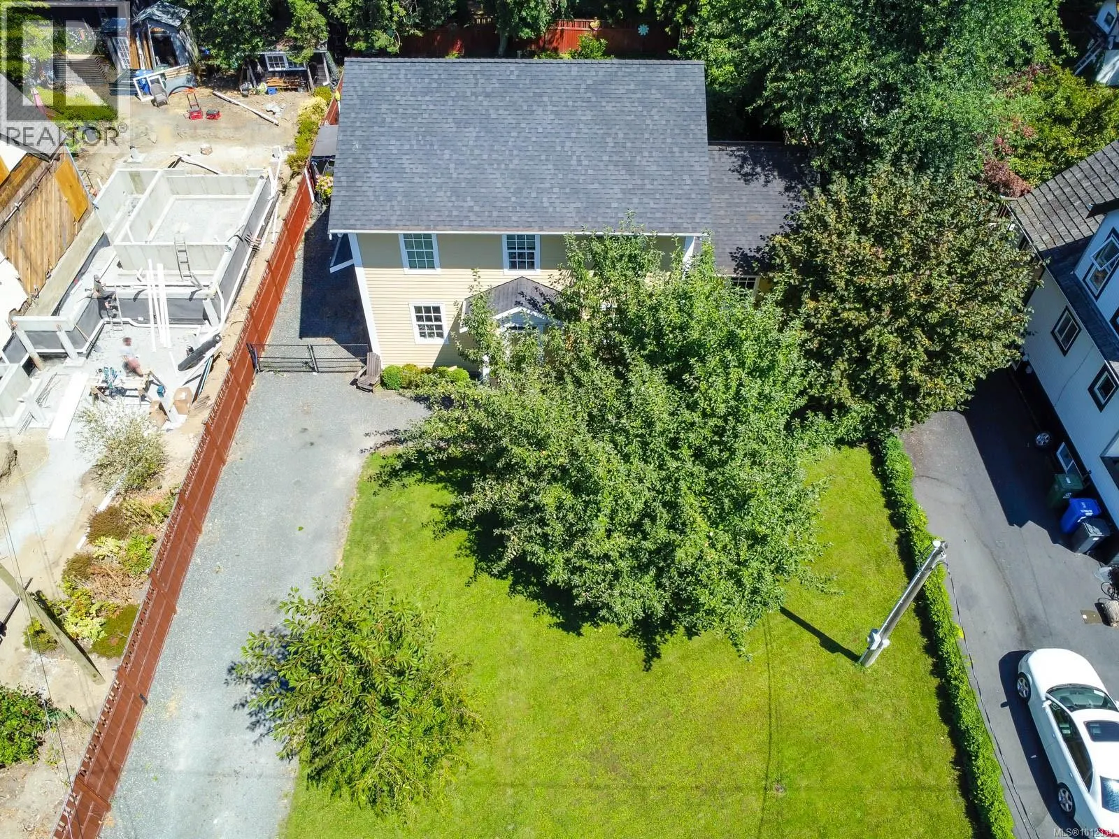 4455 Elizabeth St