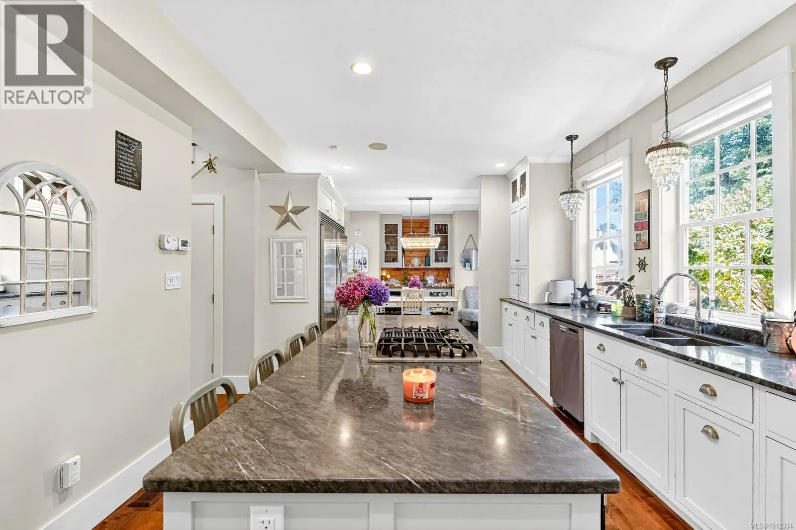 4455 Elizabeth St