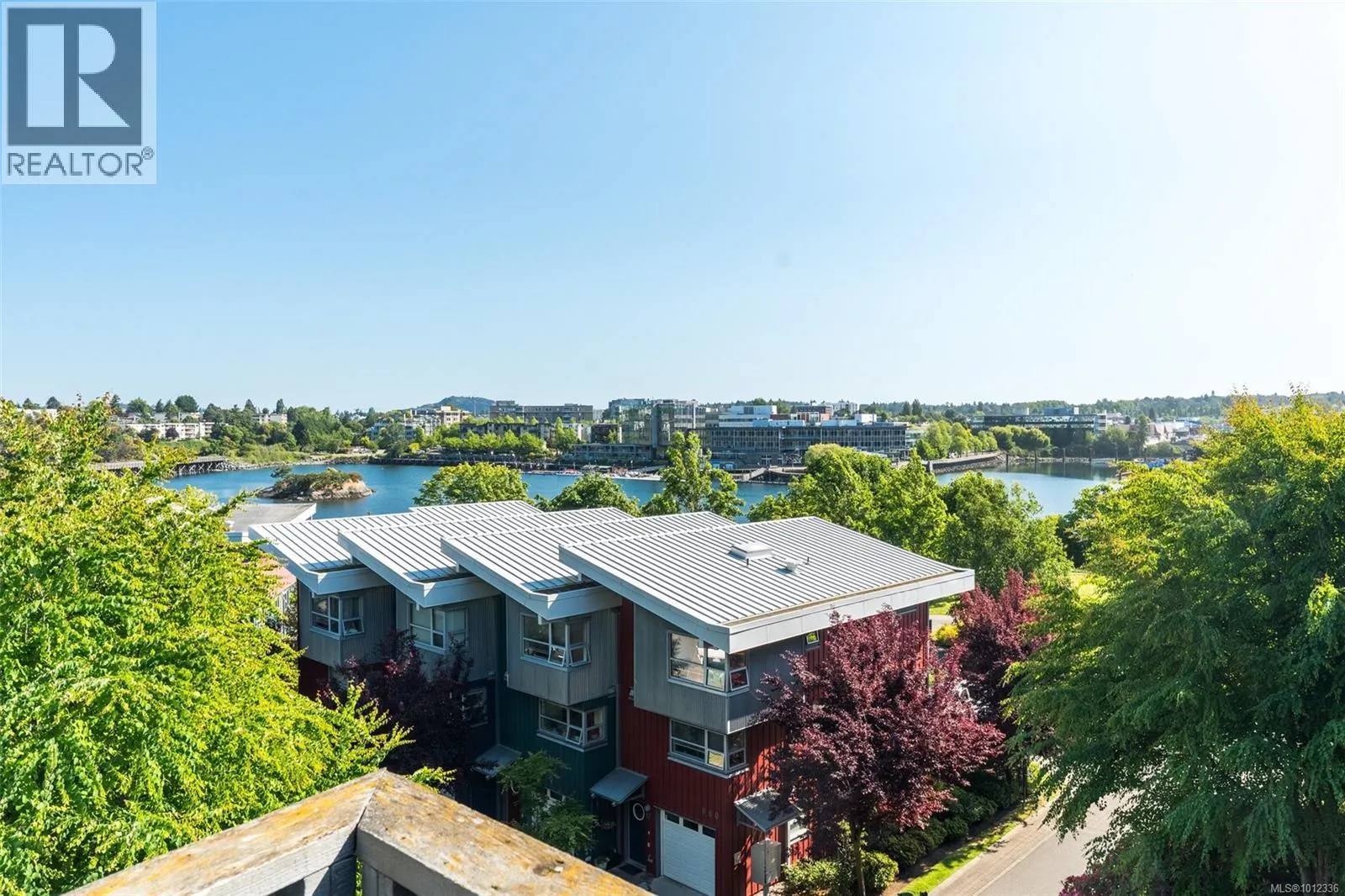 413 90 Regatta Landing