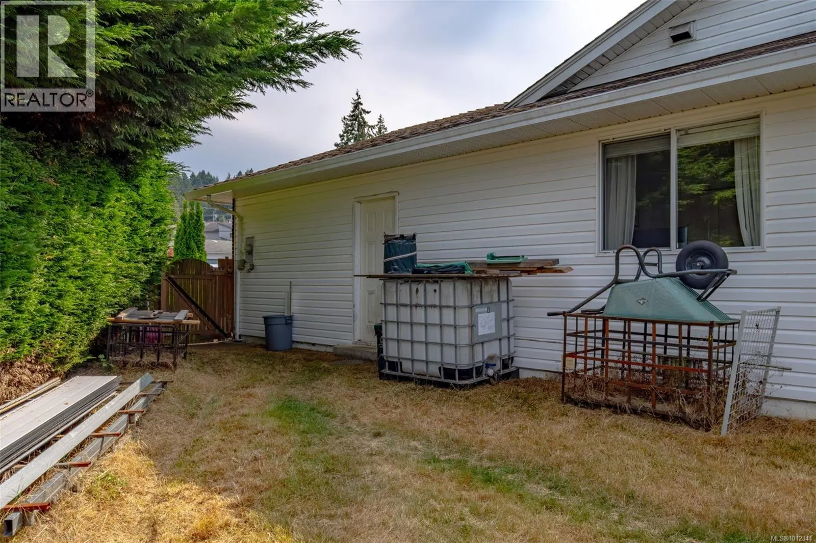 5902 Beacon Pl