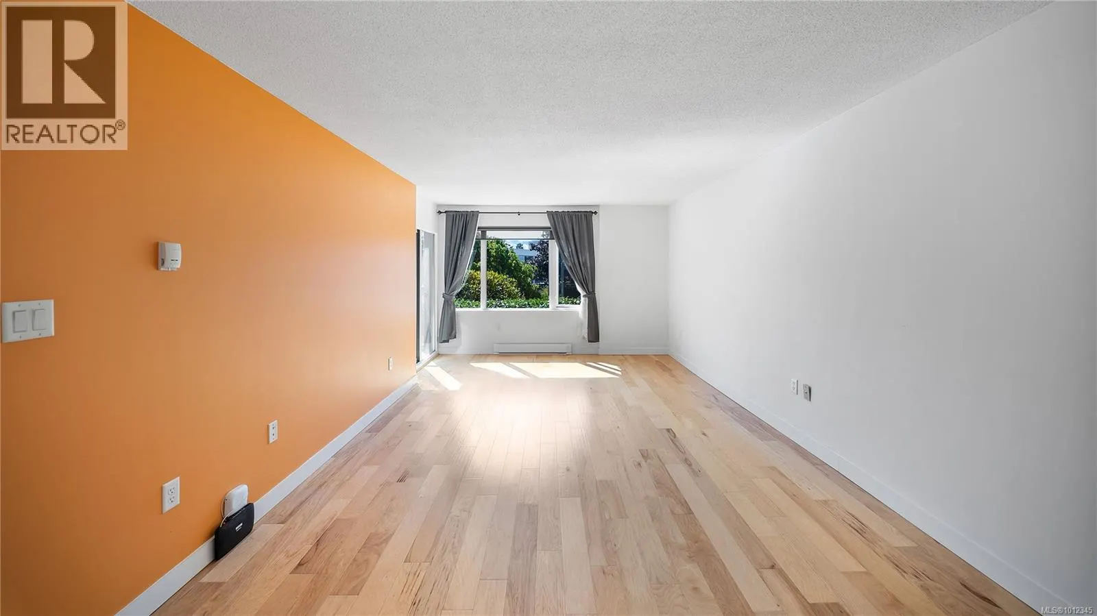 108 103 Gorge Rd E