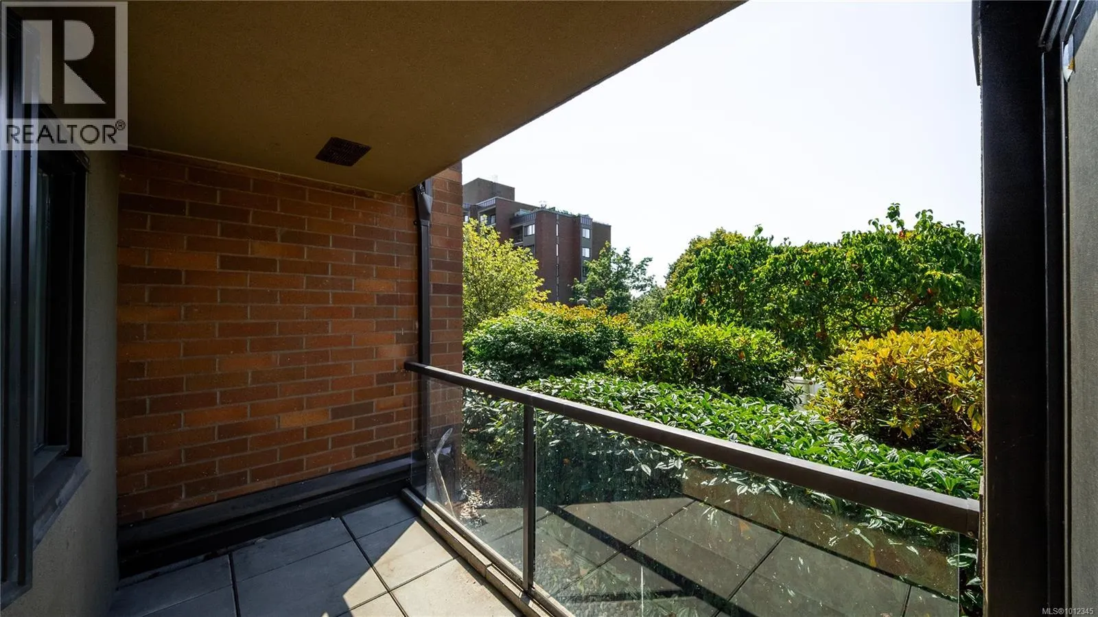 108 103 Gorge Rd E