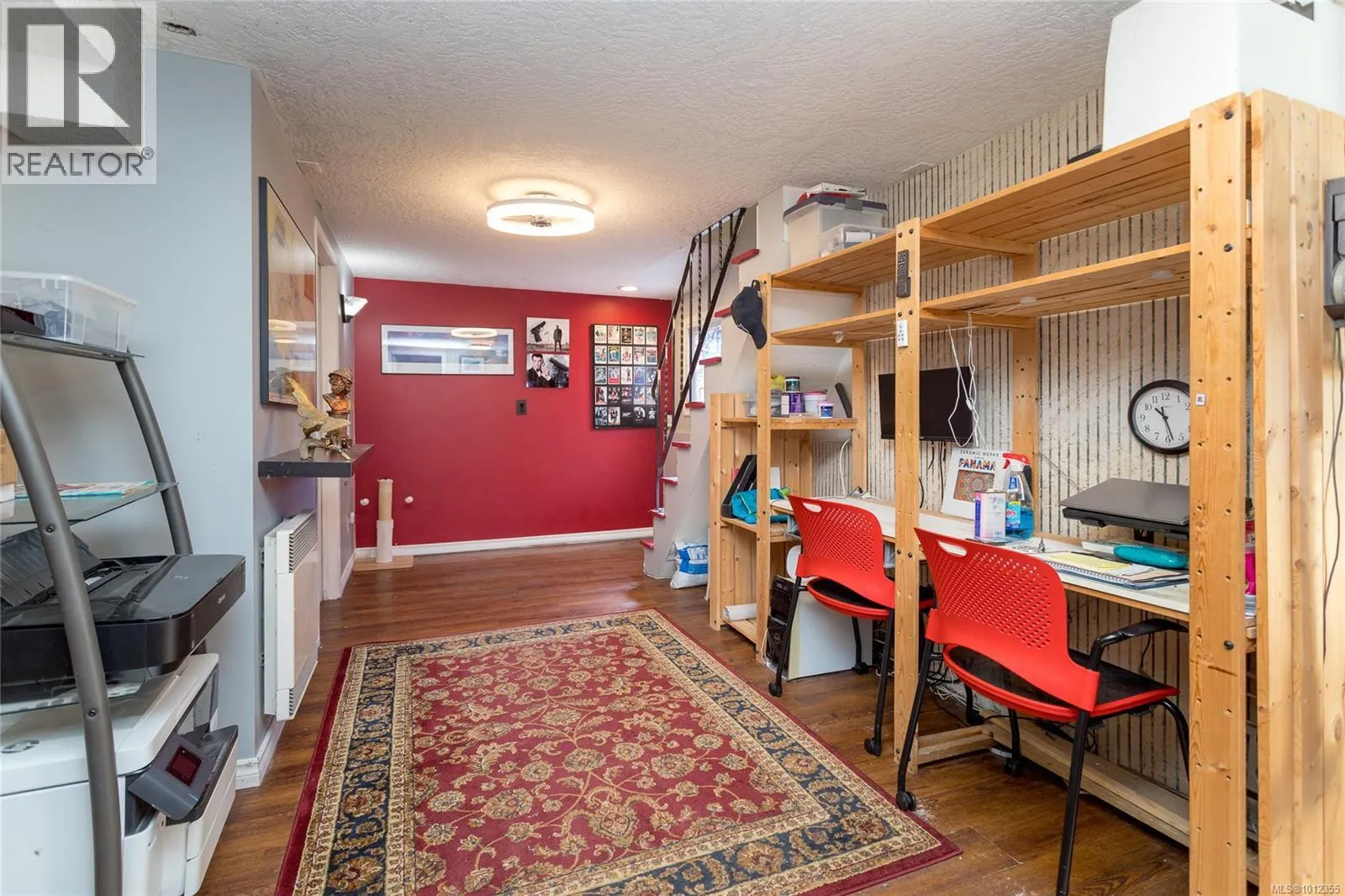 2928 Quadra St
