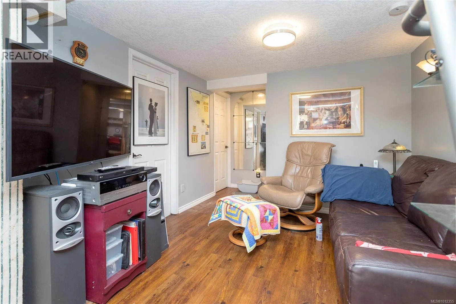 2928 Quadra St
