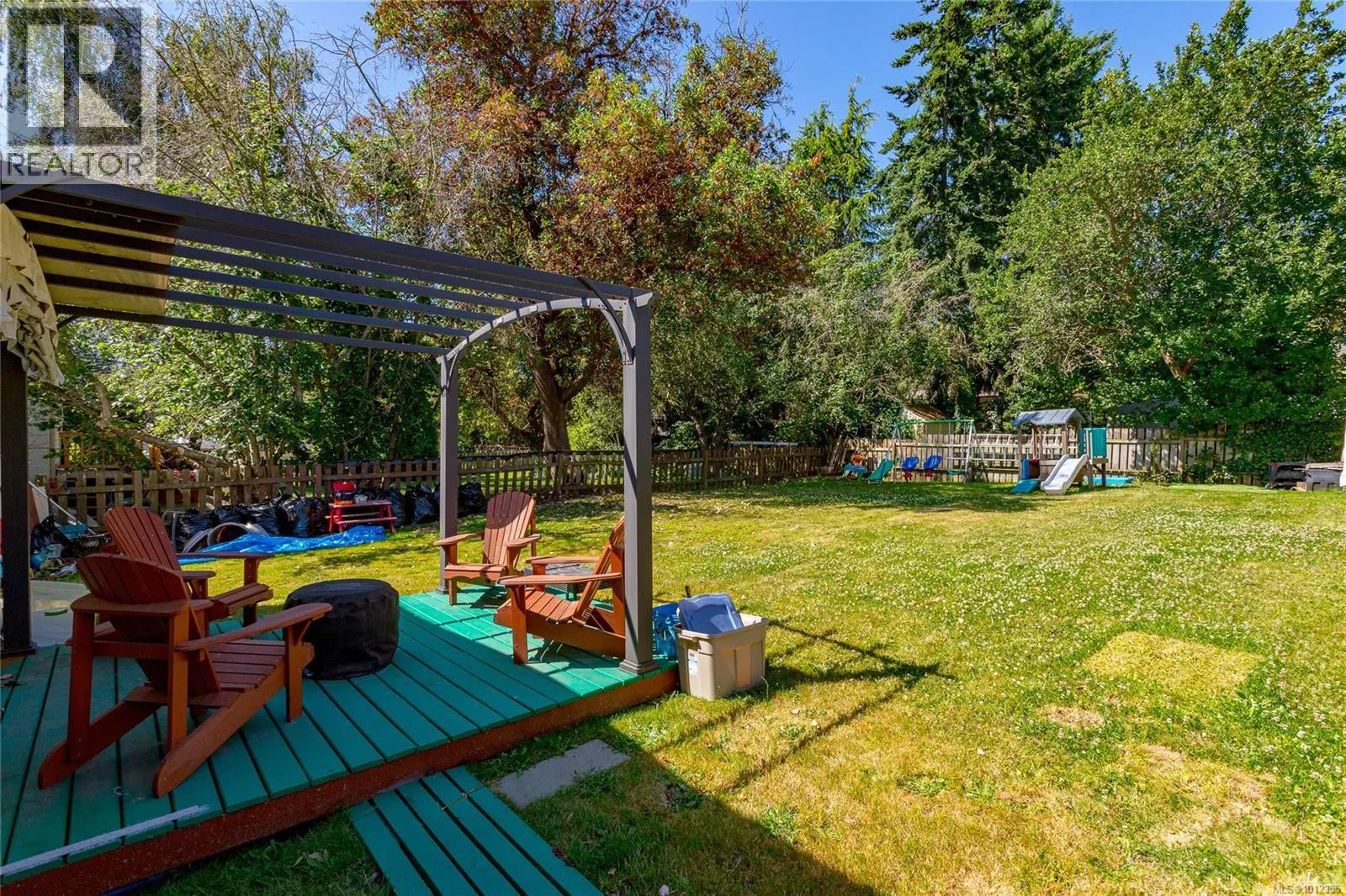 2928 Quadra St