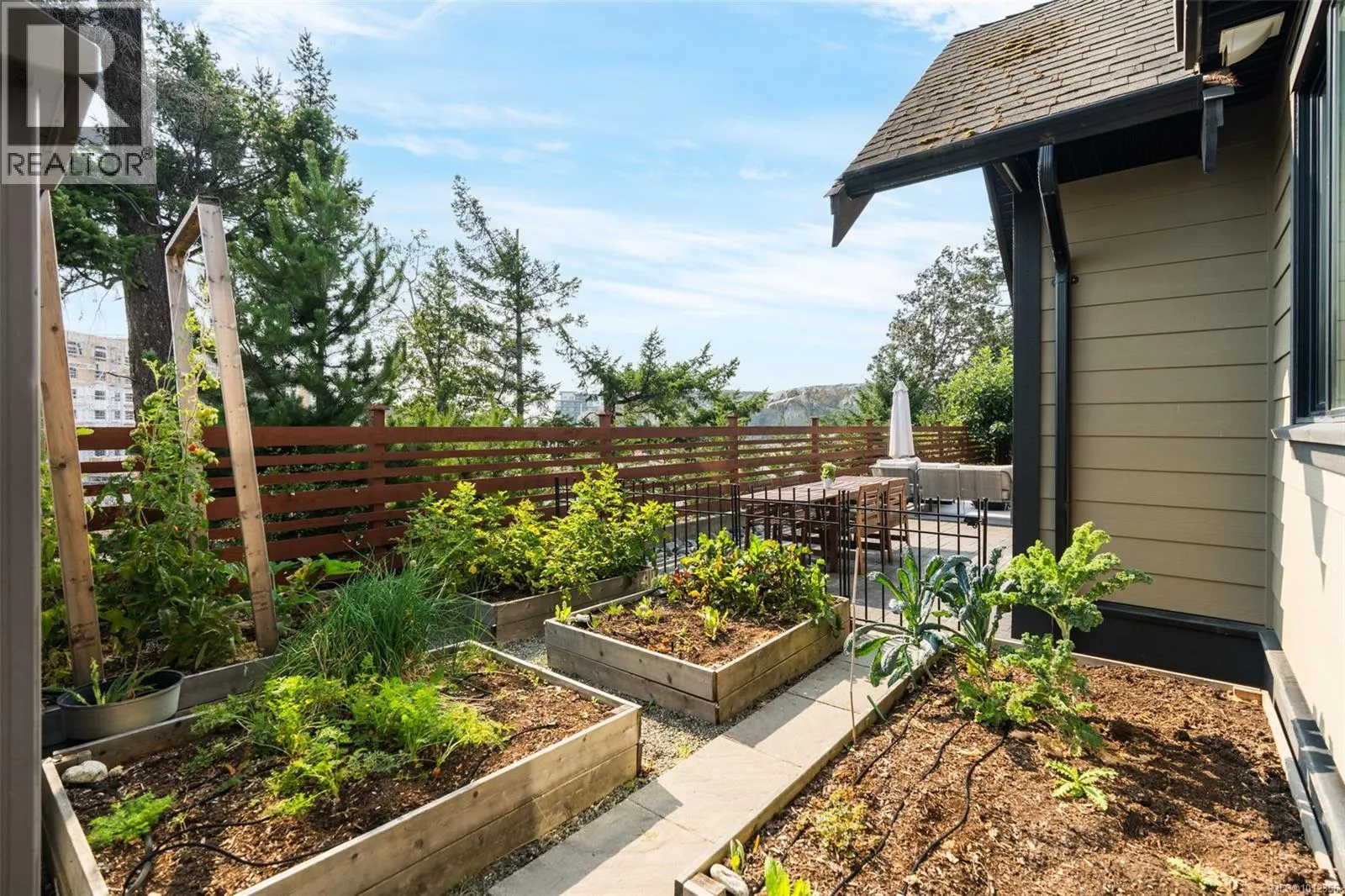 770 Egret Close