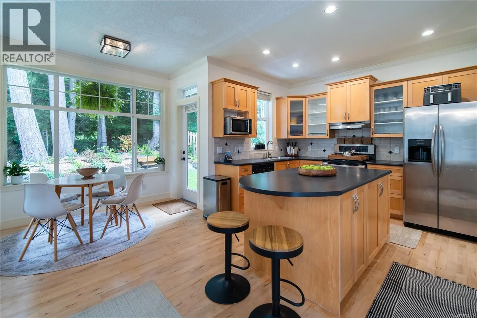 2372 DeMamiel Dr