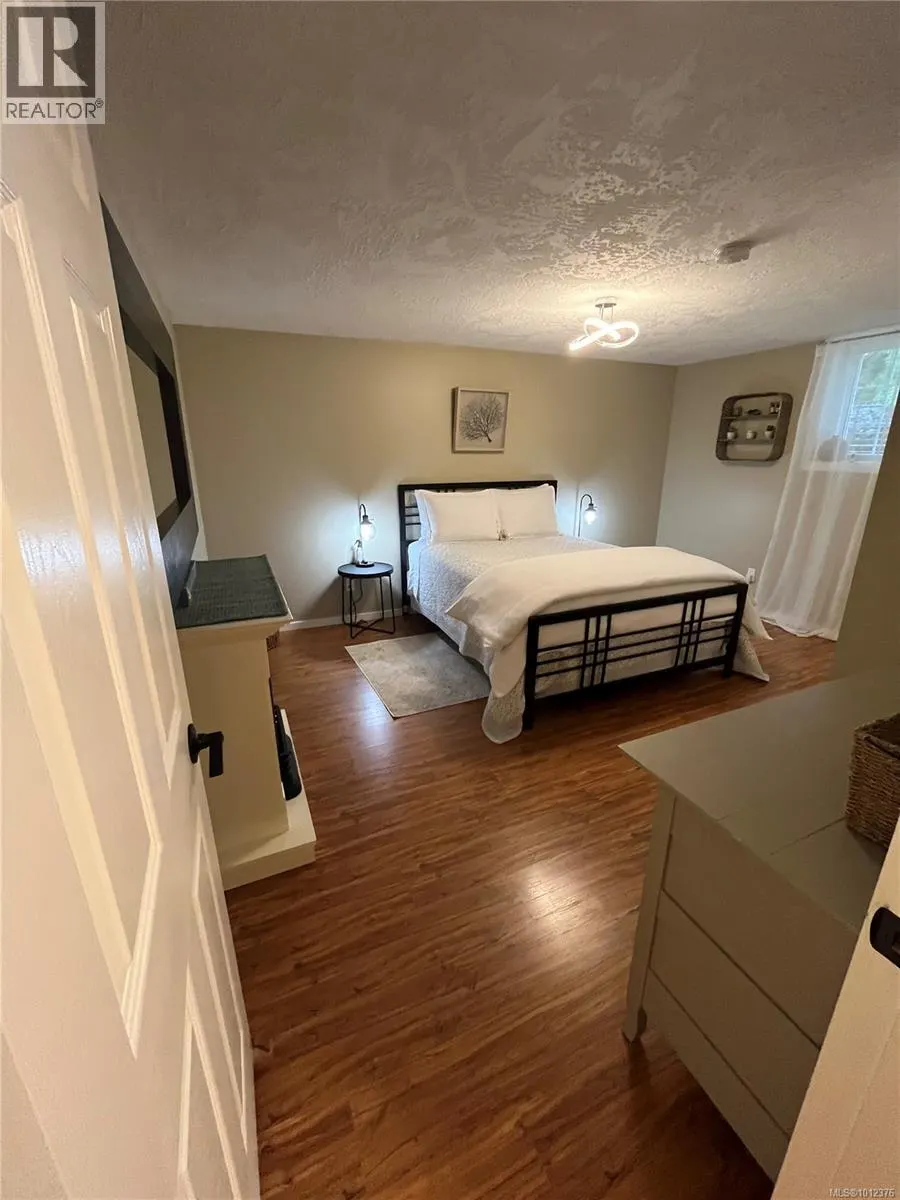 2372 DeMamiel Dr