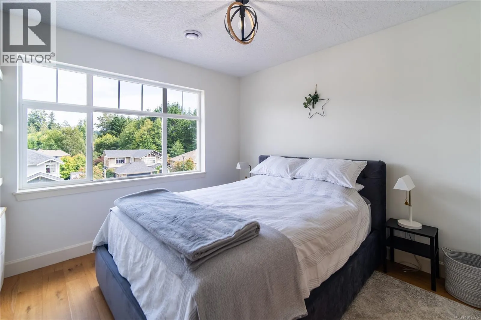 2372 DeMamiel Dr