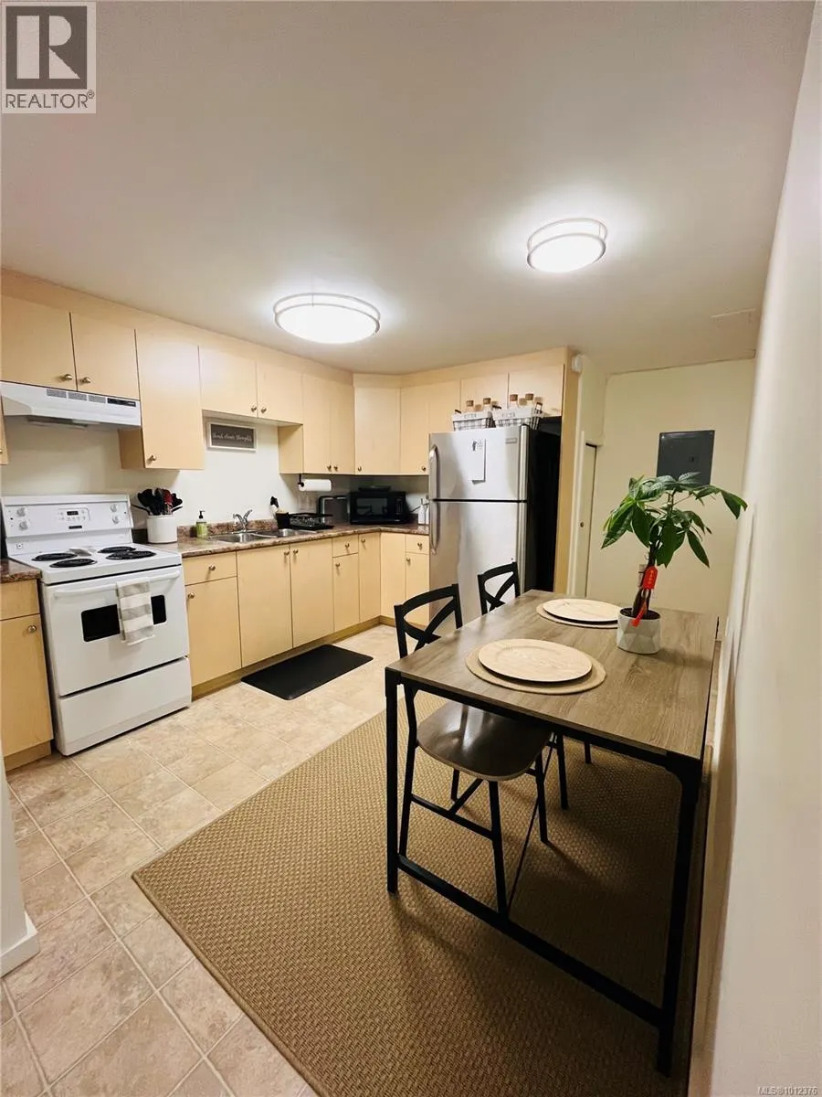 2372 DeMamiel Dr