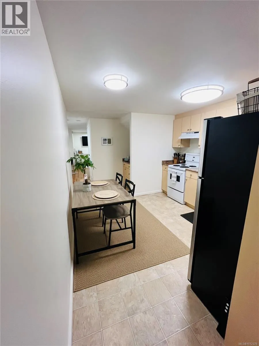 2372 DeMamiel Dr