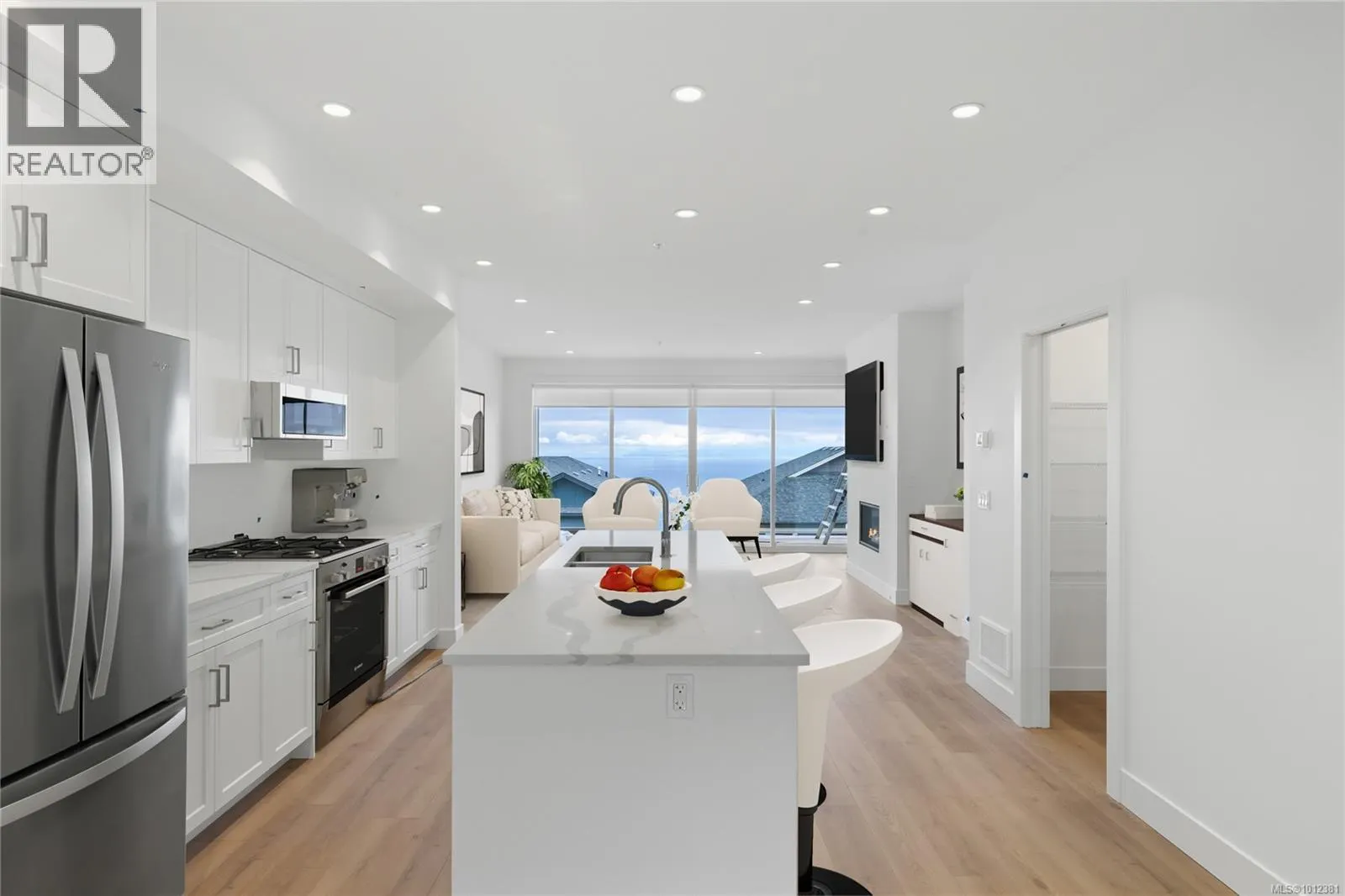107 151 Royal Pacific Way