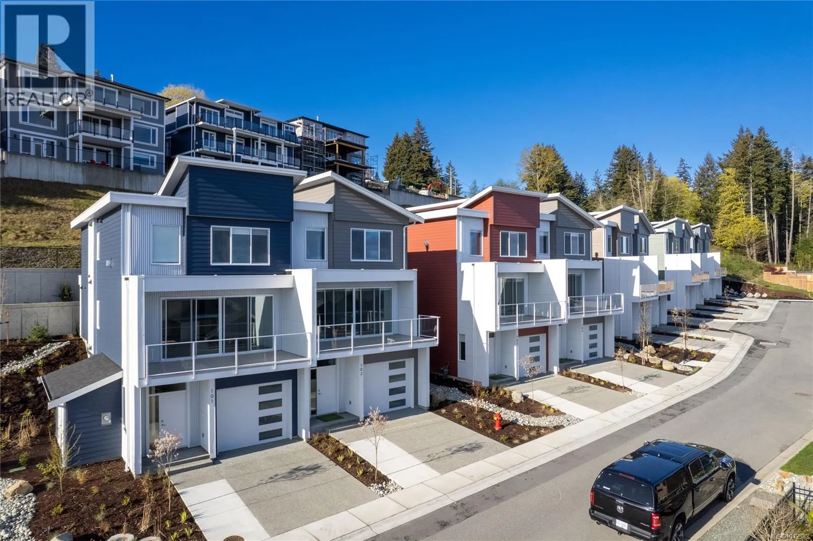 110 151 Royal Pacific Way