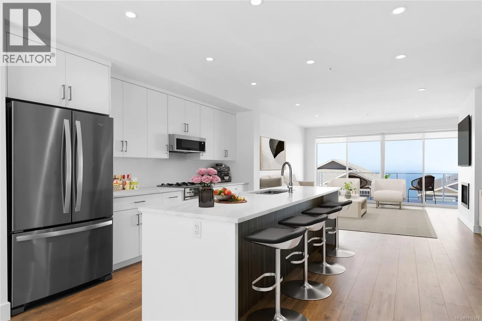 106 151 Royal Pacific Way