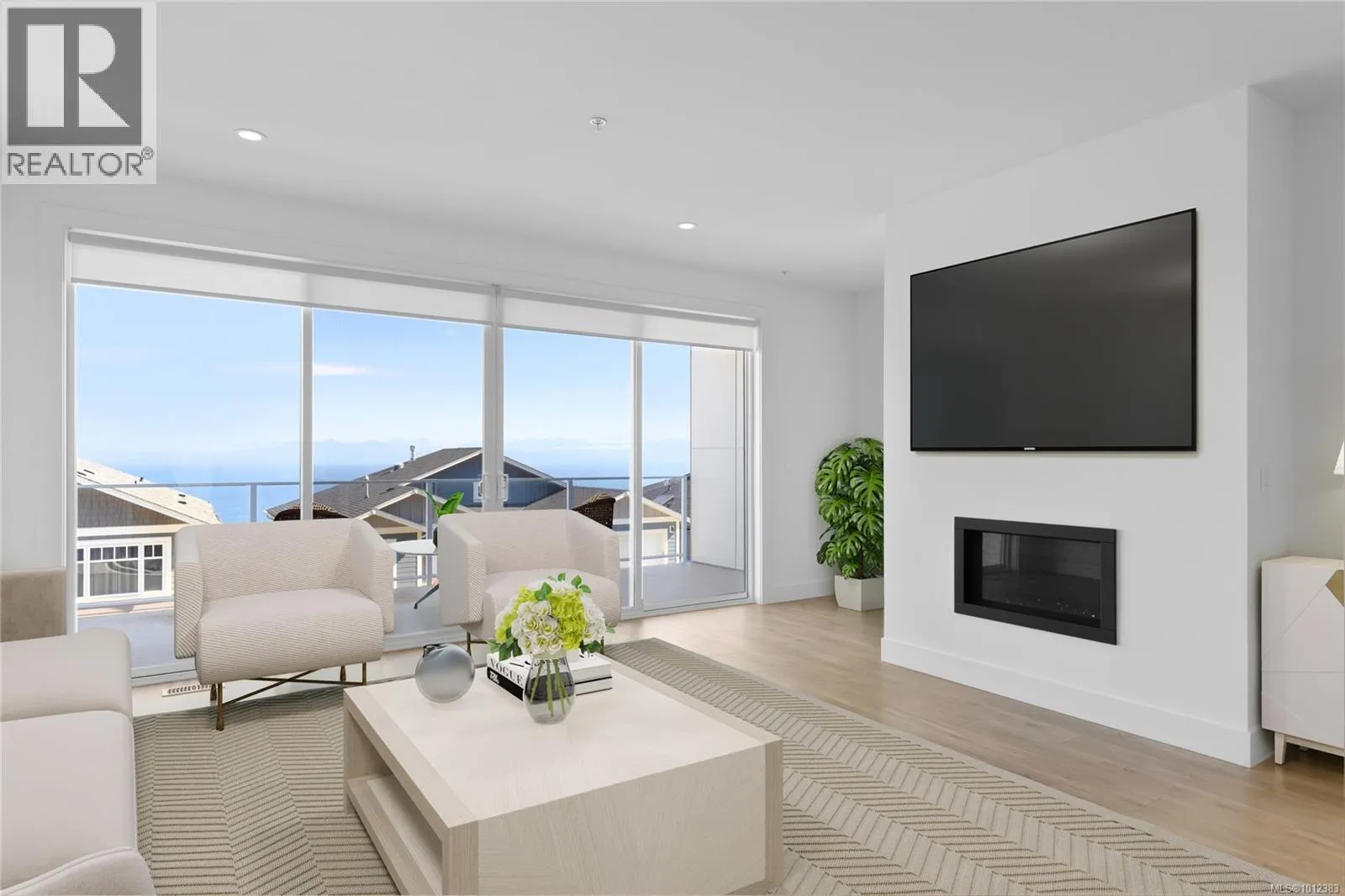 106 151 Royal Pacific Way