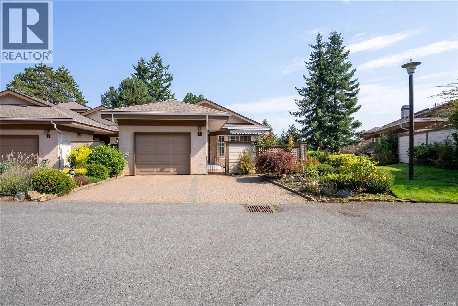 5 901 Kentwood Lane