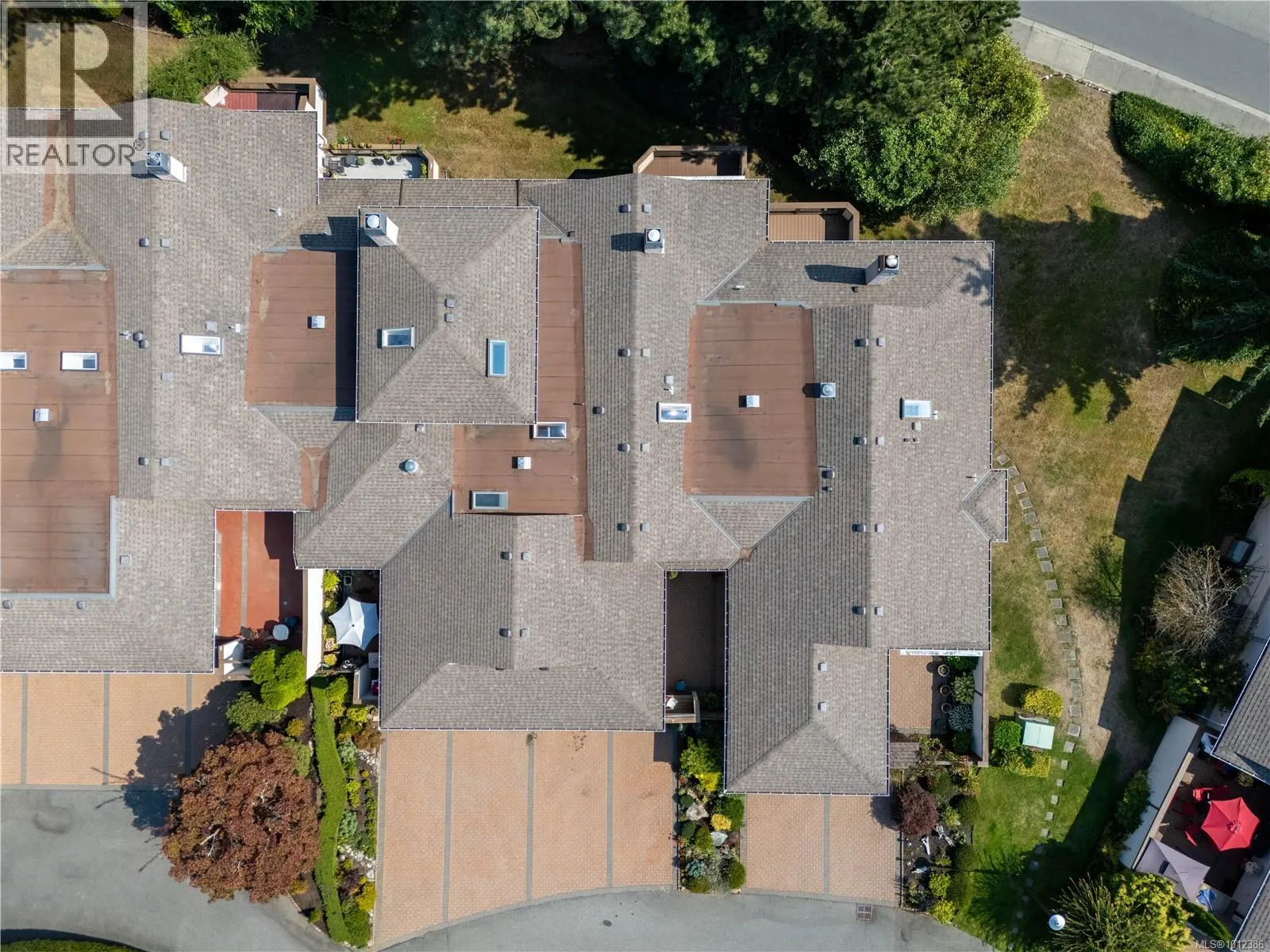5 901 Kentwood Lane