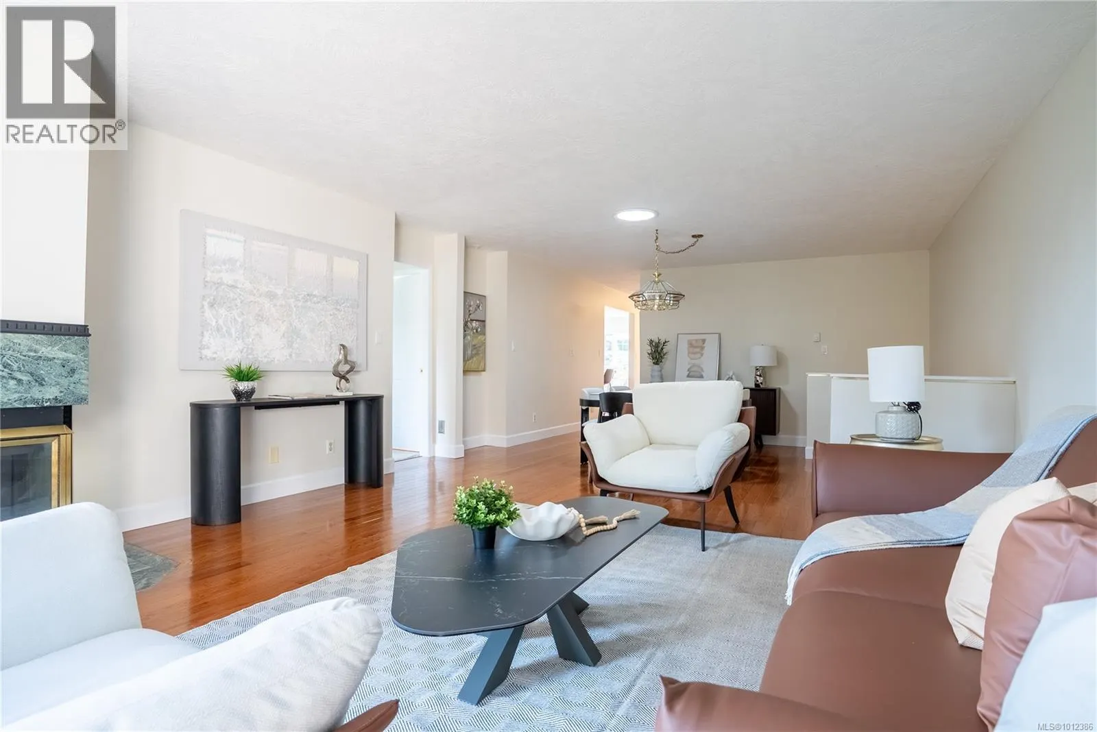 5 901 Kentwood Lane
