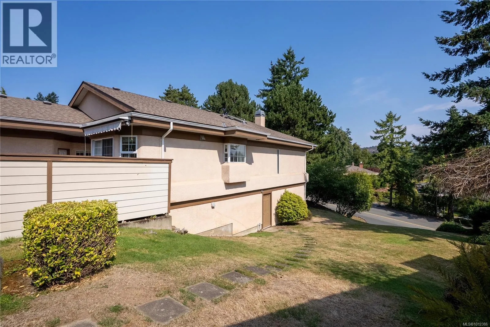 5 901 Kentwood Lane