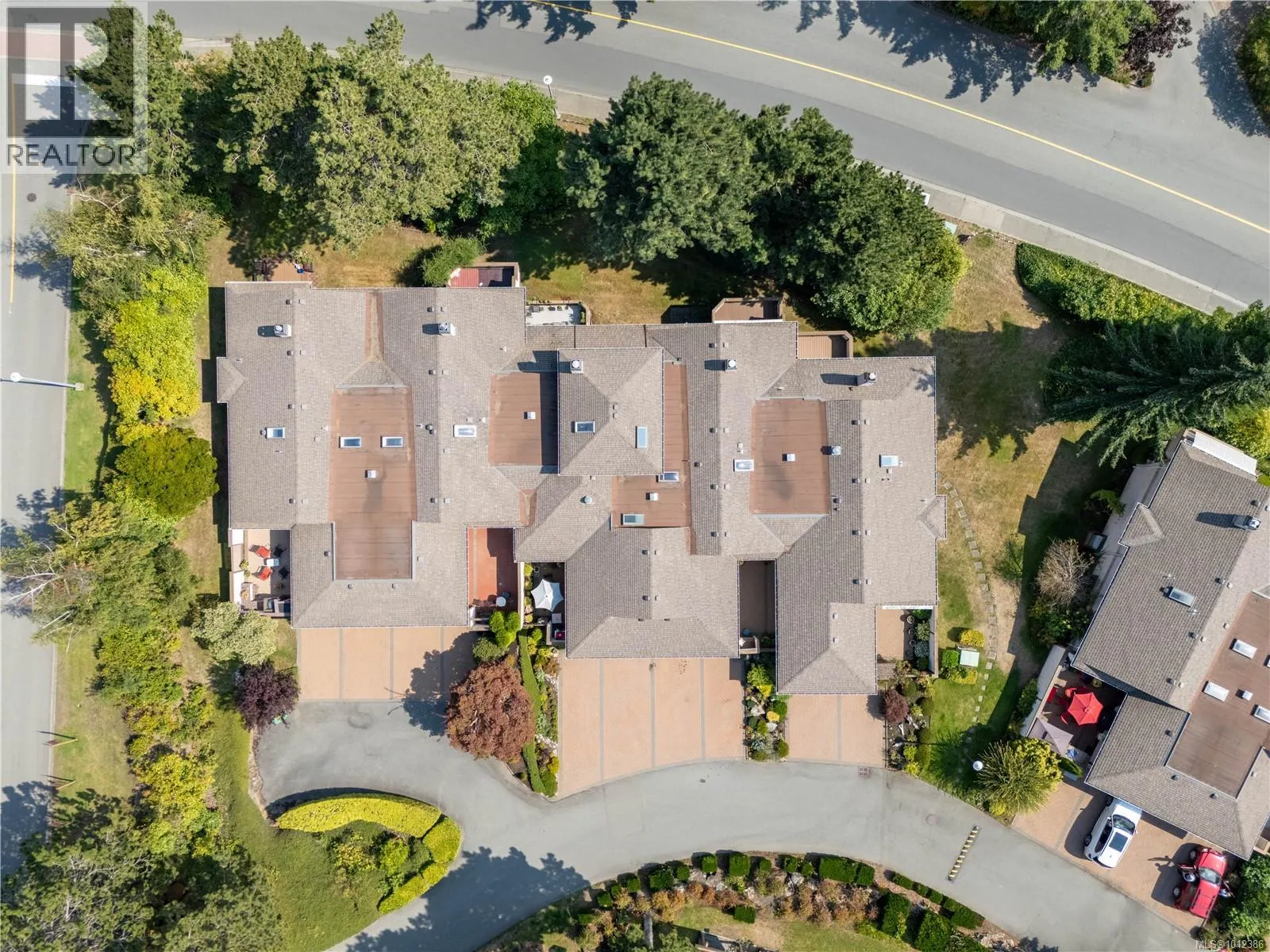 5 901 Kentwood Lane