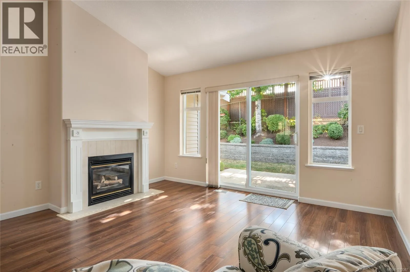6128 Bellflower Way