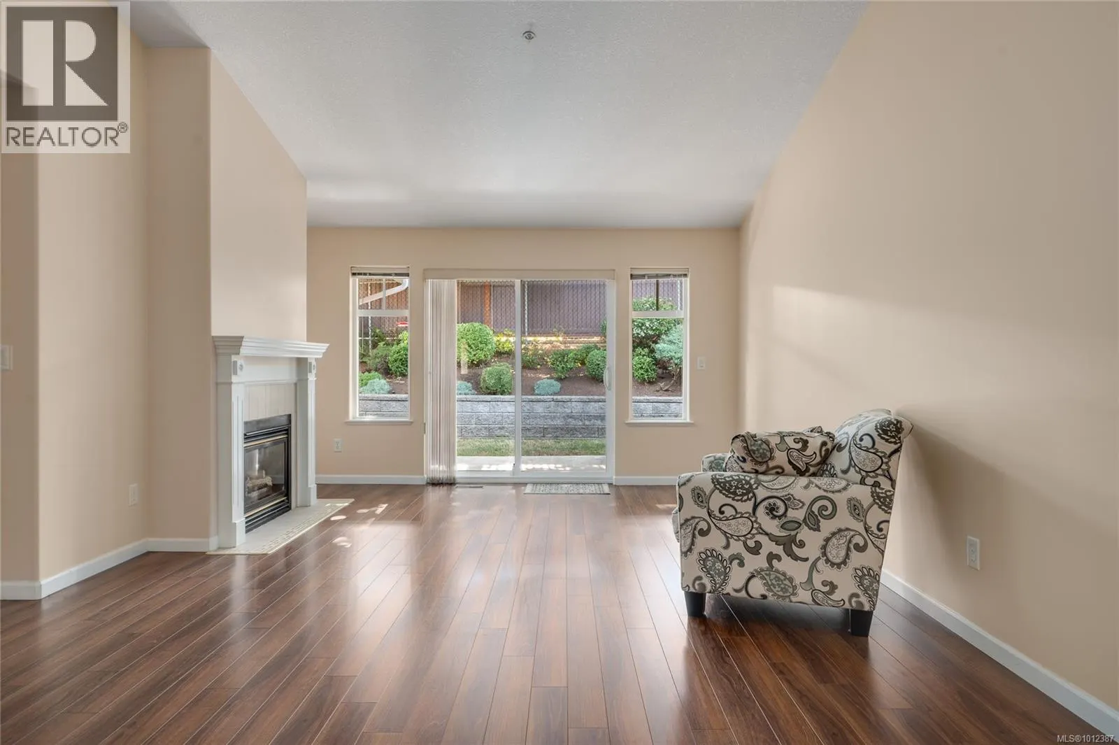 6128 Bellflower Way