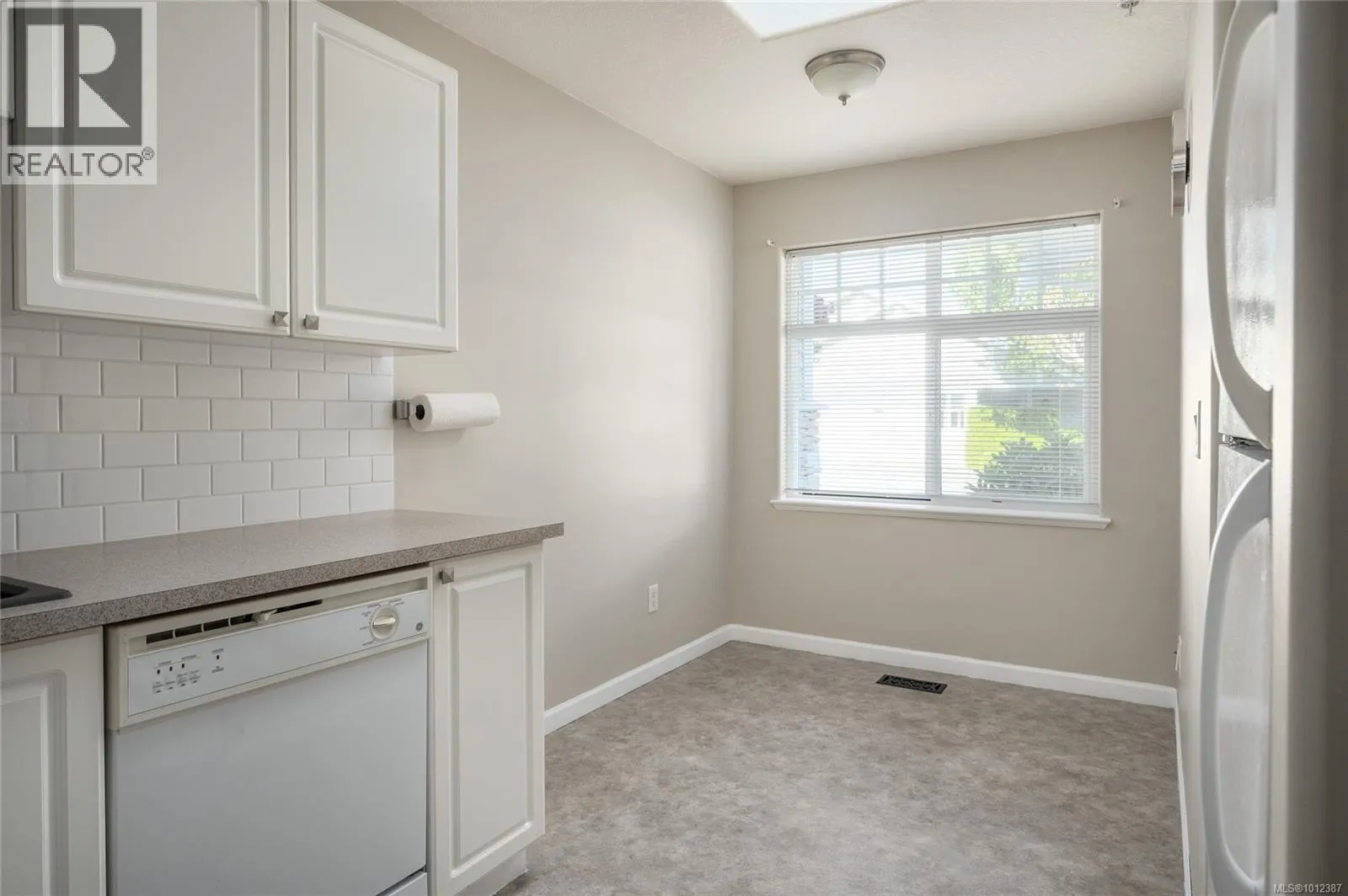6128 Bellflower Way