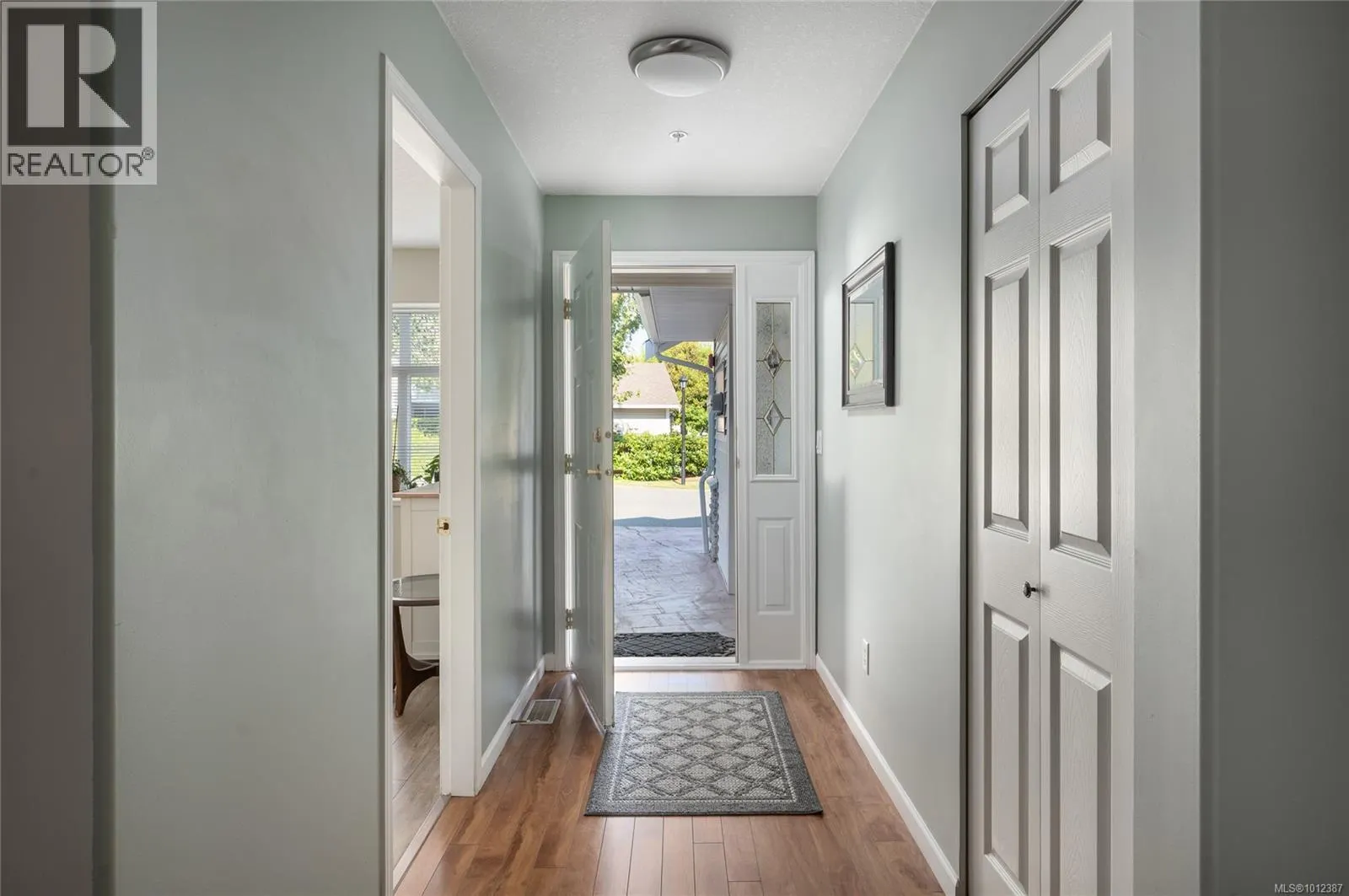 6128 Bellflower Way