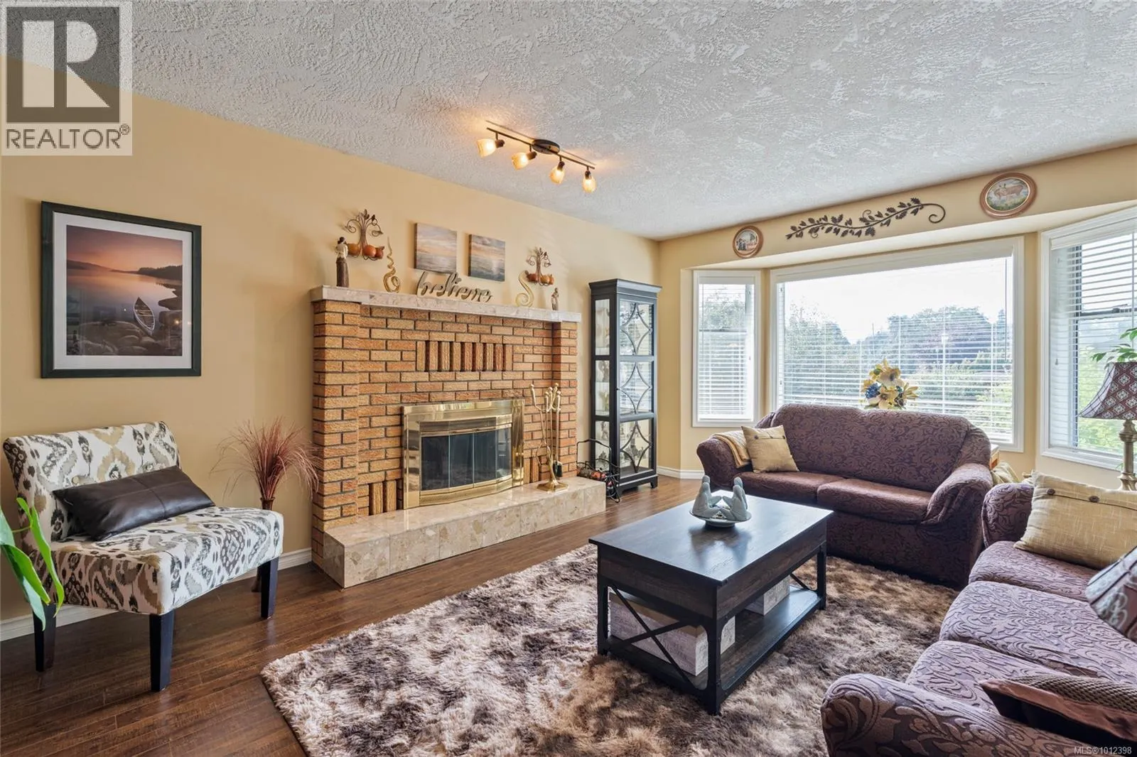 1252 Mariposa Ave