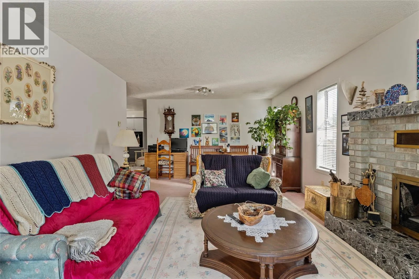 1252 Mariposa Ave