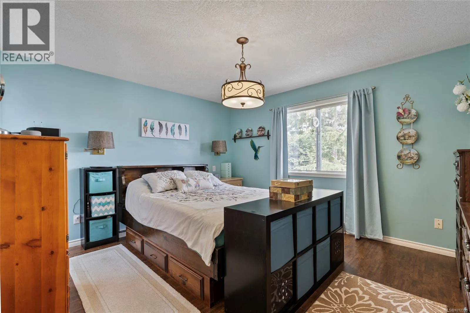 1252 Mariposa Ave