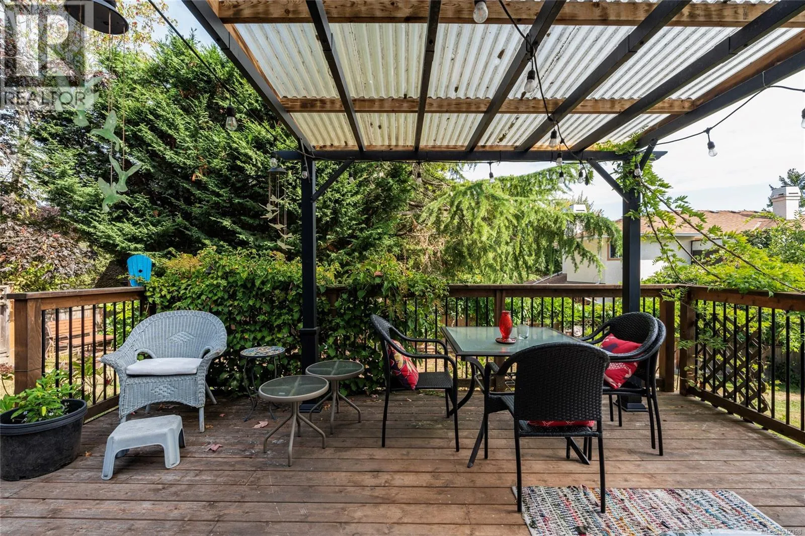 1252 Mariposa Ave