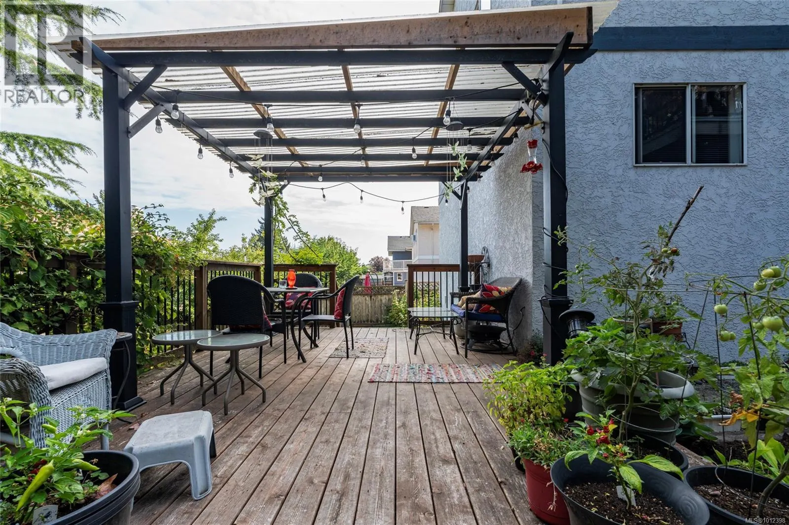 1252 Mariposa Ave