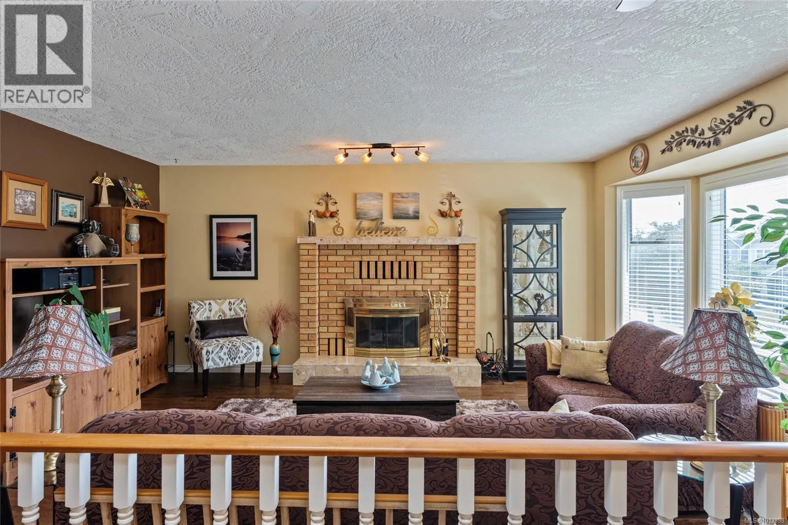1252 Mariposa Ave