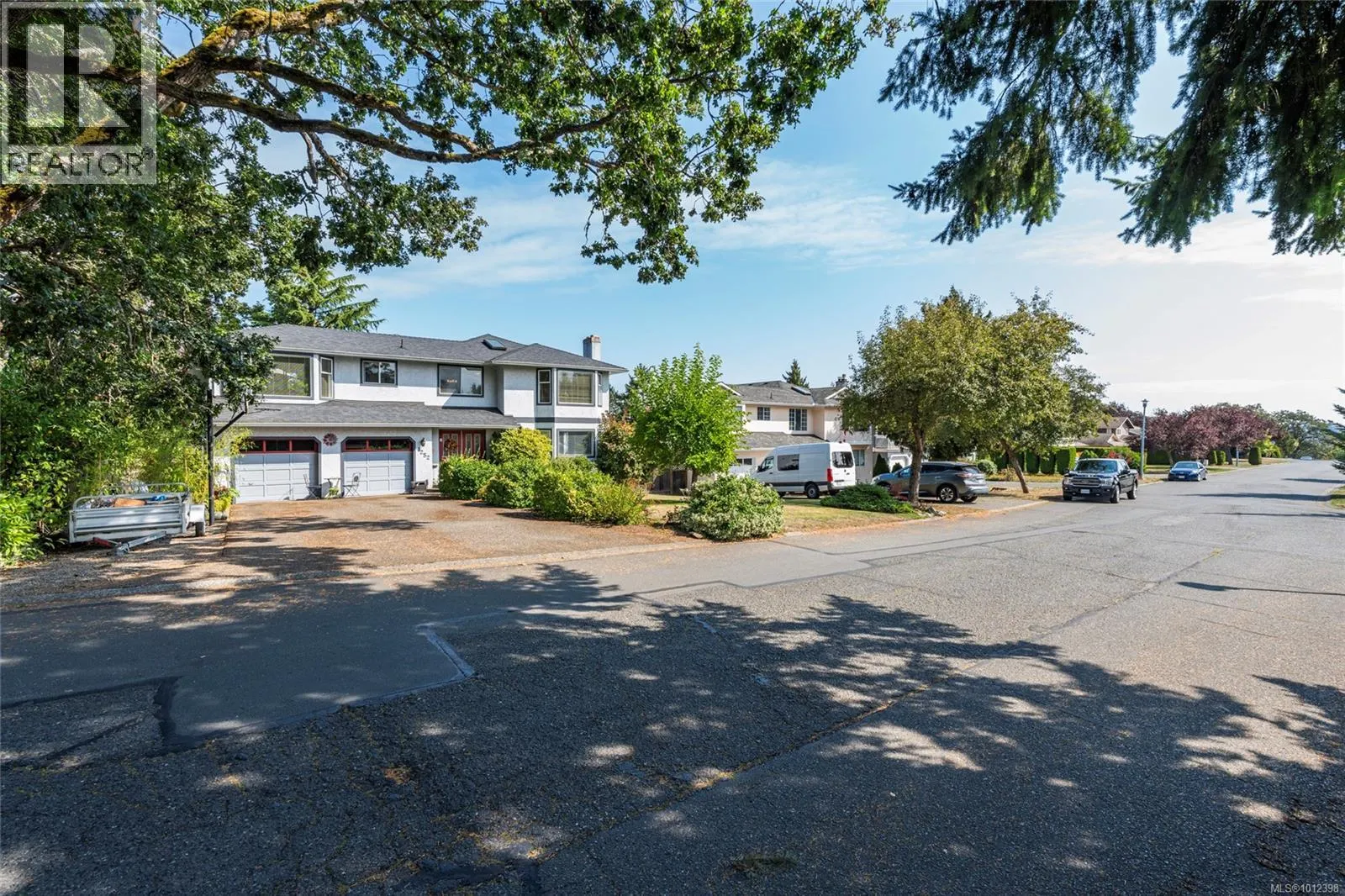 1252 Mariposa Ave