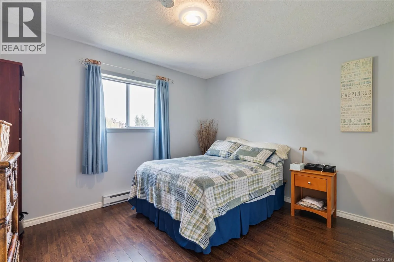 1252 Mariposa Ave