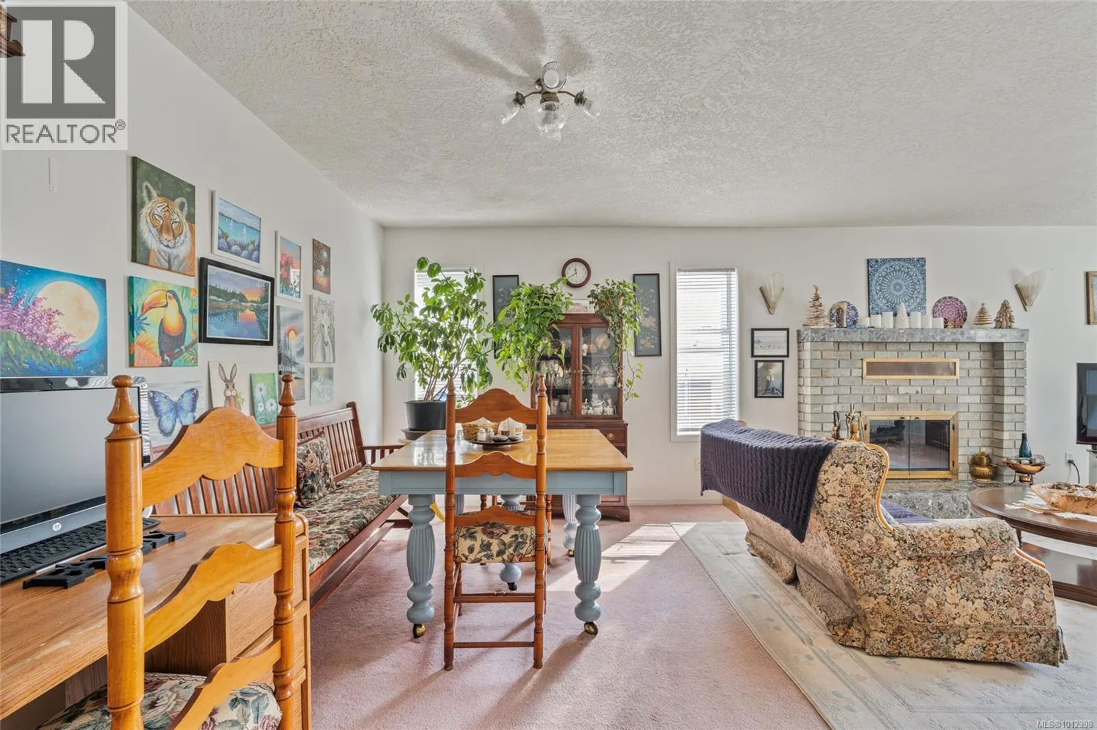 1252 Mariposa Ave