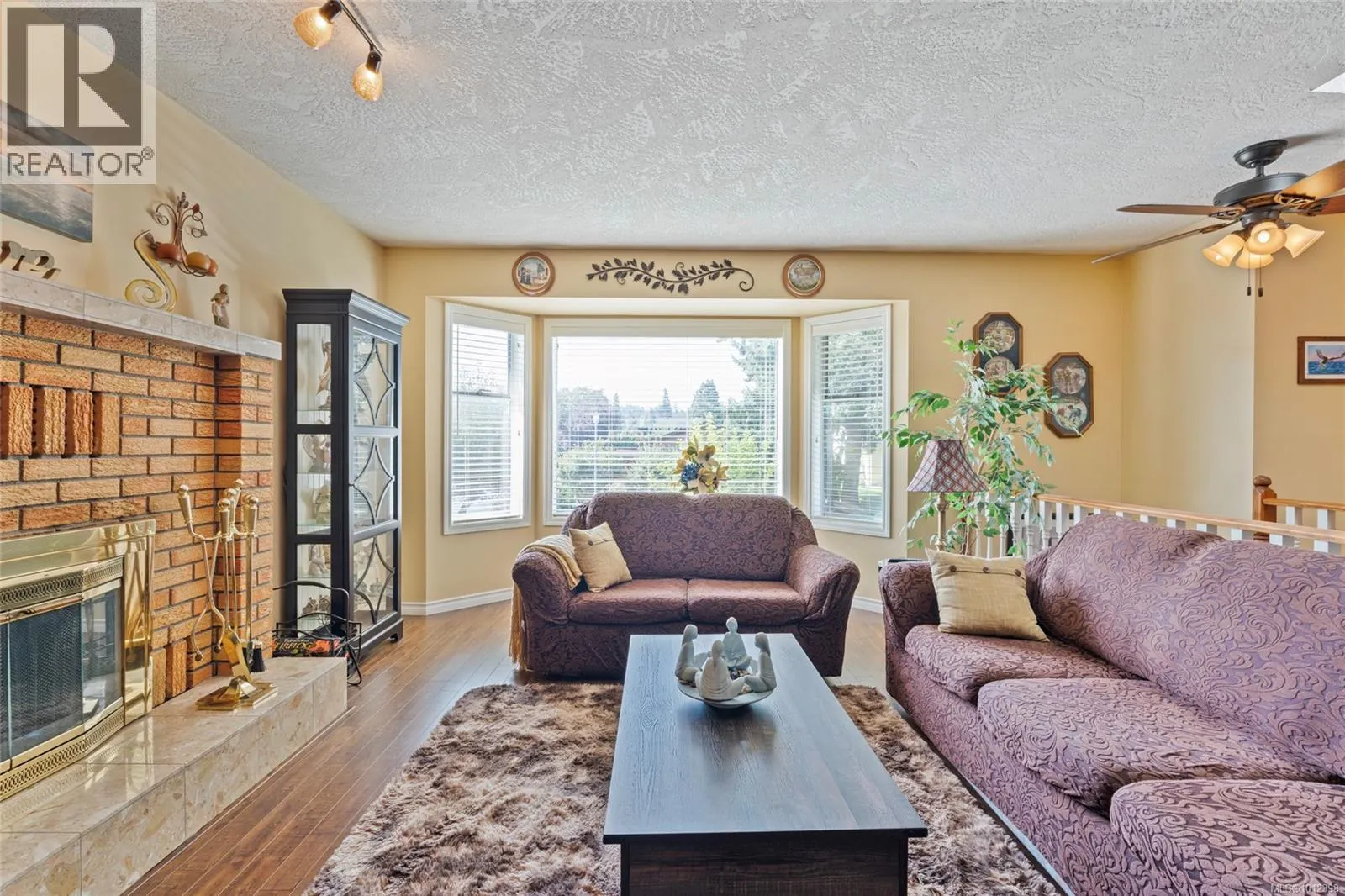 1252 Mariposa Ave