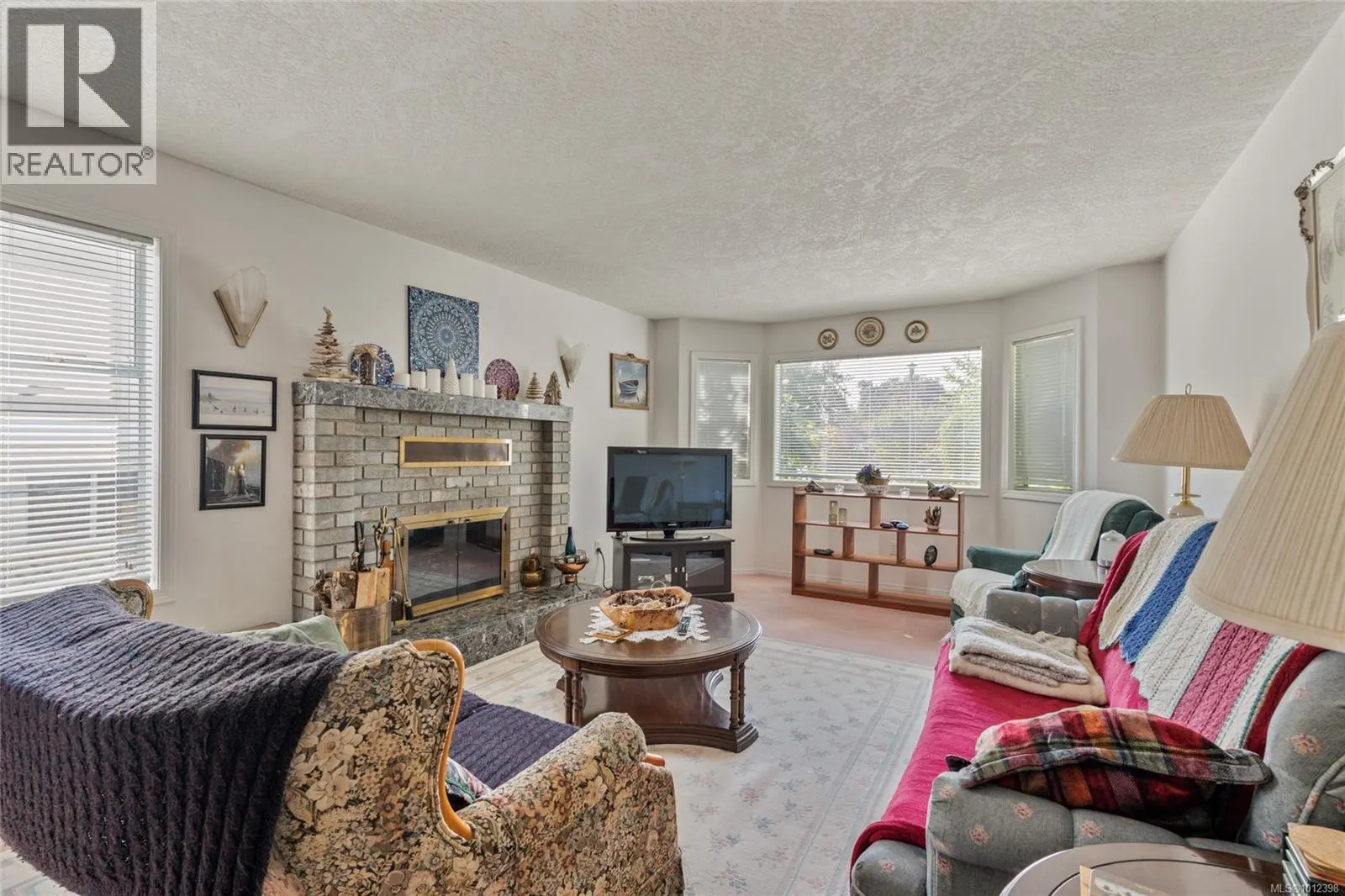 1252 Mariposa Ave