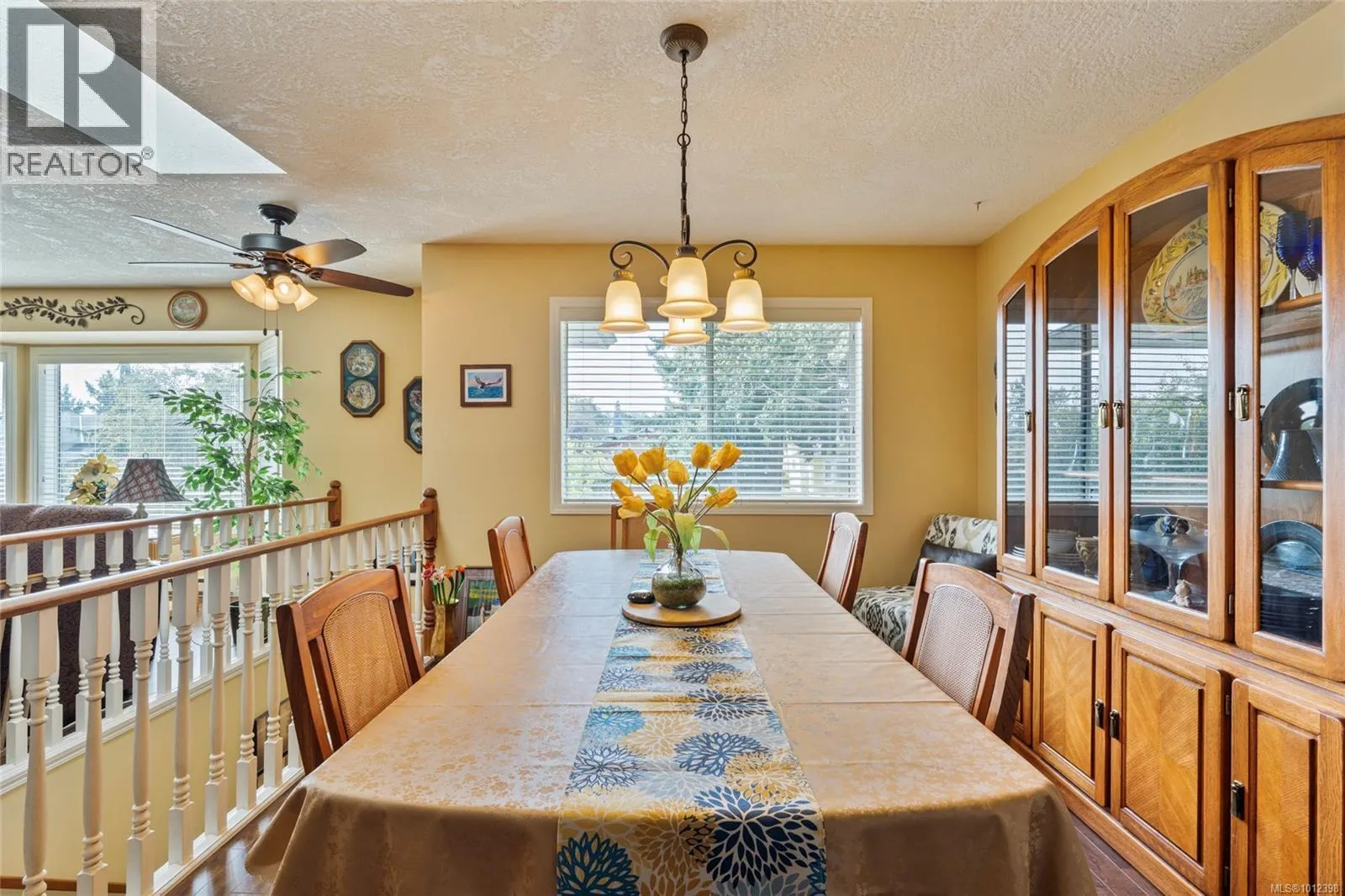 1252 Mariposa Ave