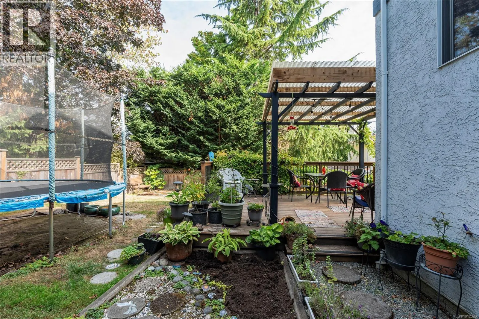 1252 Mariposa Ave