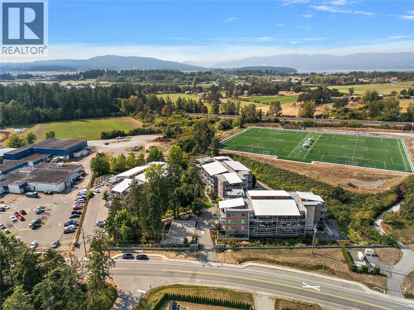 202 10670 McDonald Park Rd