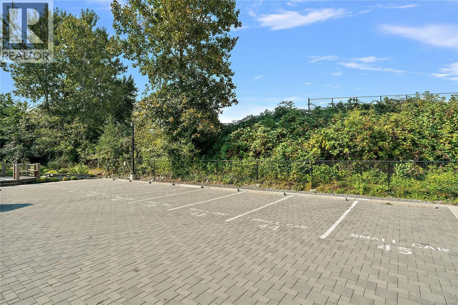 202 10670 McDonald Park Rd