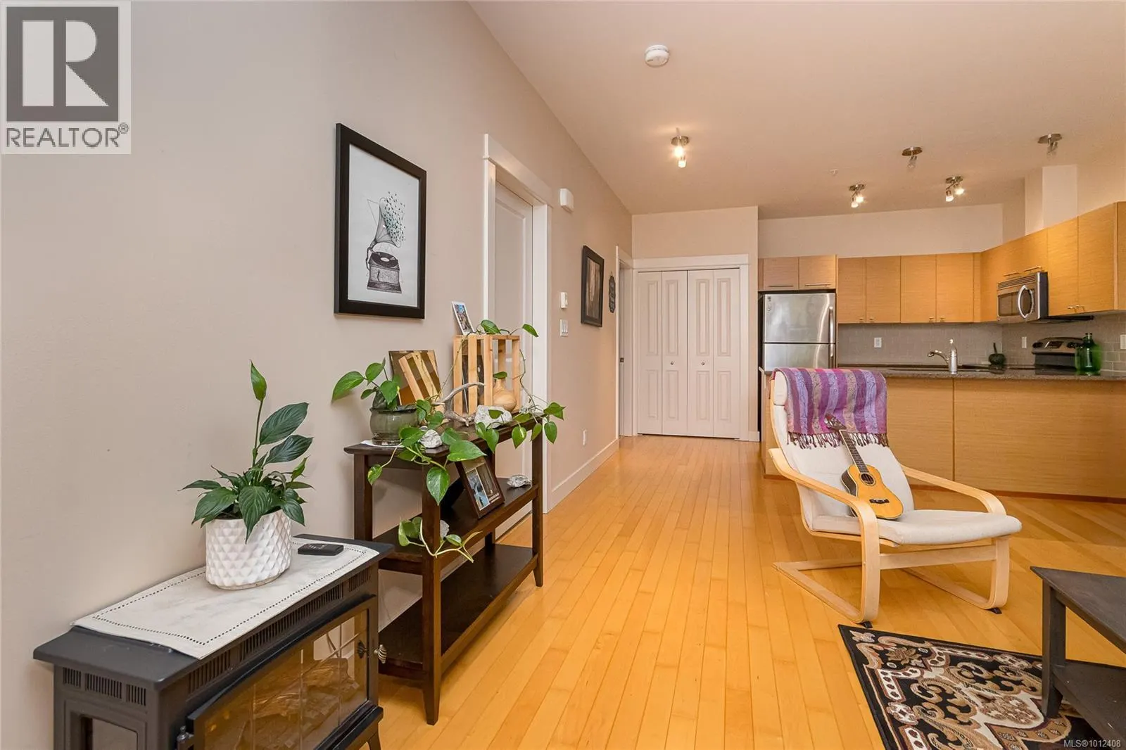 112 1315 Esquimalt Rd