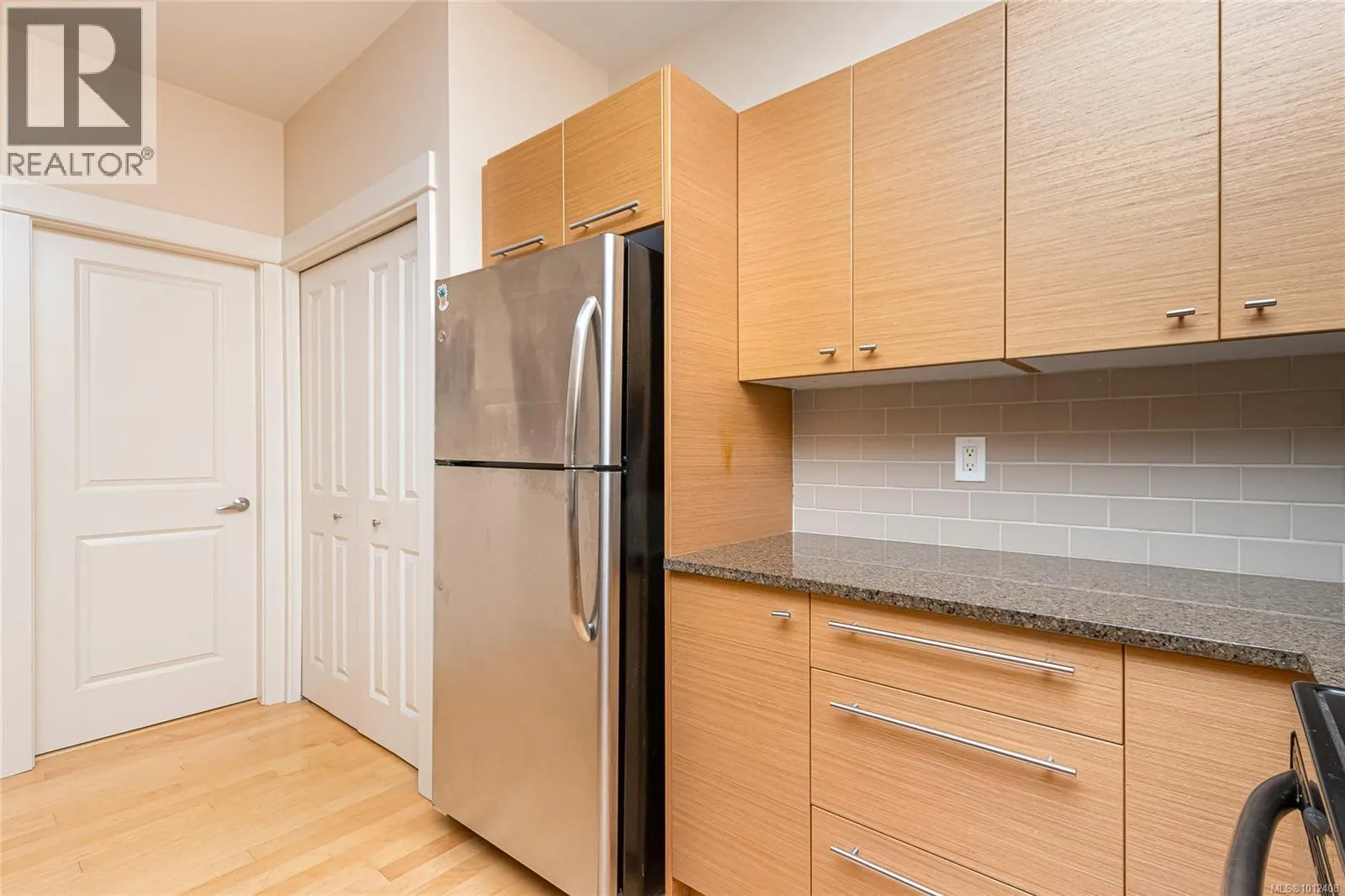 112 1315 Esquimalt Rd