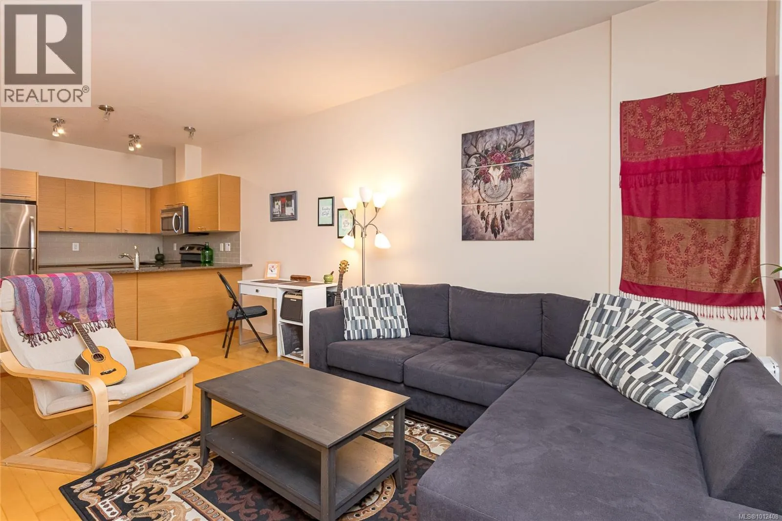 112 1315 Esquimalt Rd